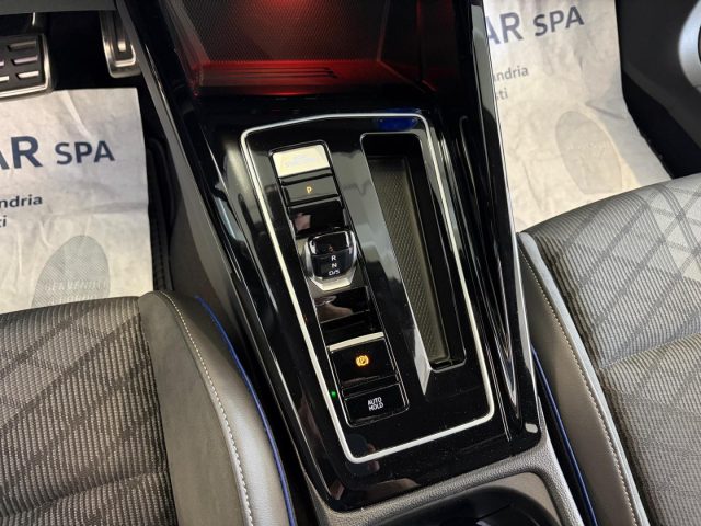 VOLKSWAGEN Golf usata, con Touch screen