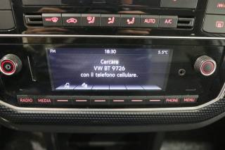 VOLKSWAGEN up! usata, con Sistema di navigazione