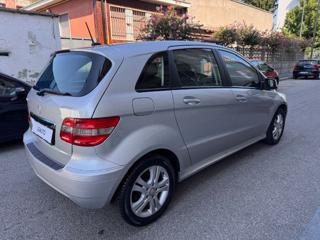 MERCEDES-BENZ B 180 usata, con Alzacristalli elettrici
