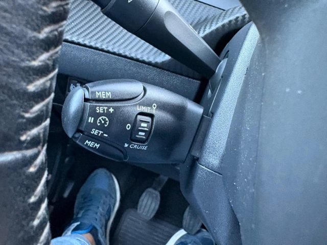 PEUGEOT 2008 usata, con Cruise Control