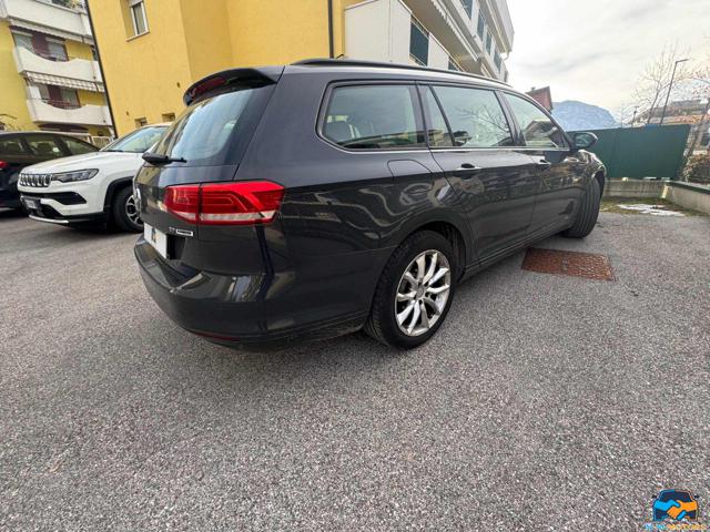 VOLKSWAGEN Passat usata, con Autoradio