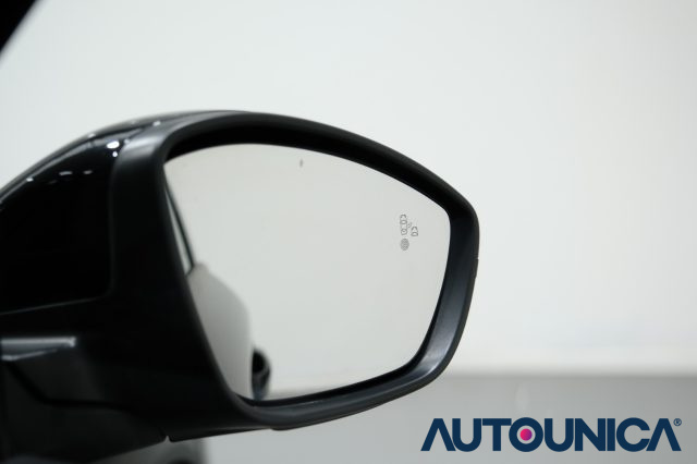 PEUGEOT 2008 usata, con Blind spot monitor