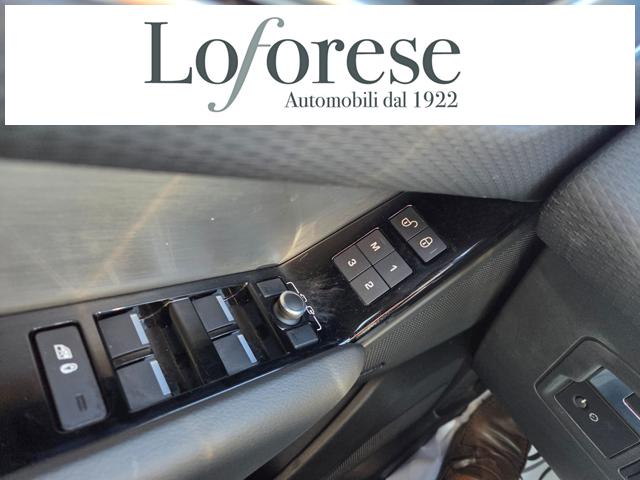 LAND ROVER Range Rover Velar usata, con Sistema di navigazione