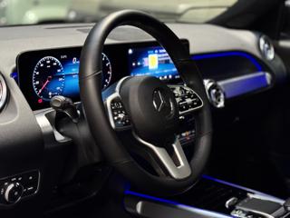 MERCEDES-BENZ GLB 200 usata, con Controllo automatico clima