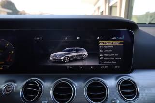 MERCEDES-BENZ E 220 usata, con Luci diurne LED