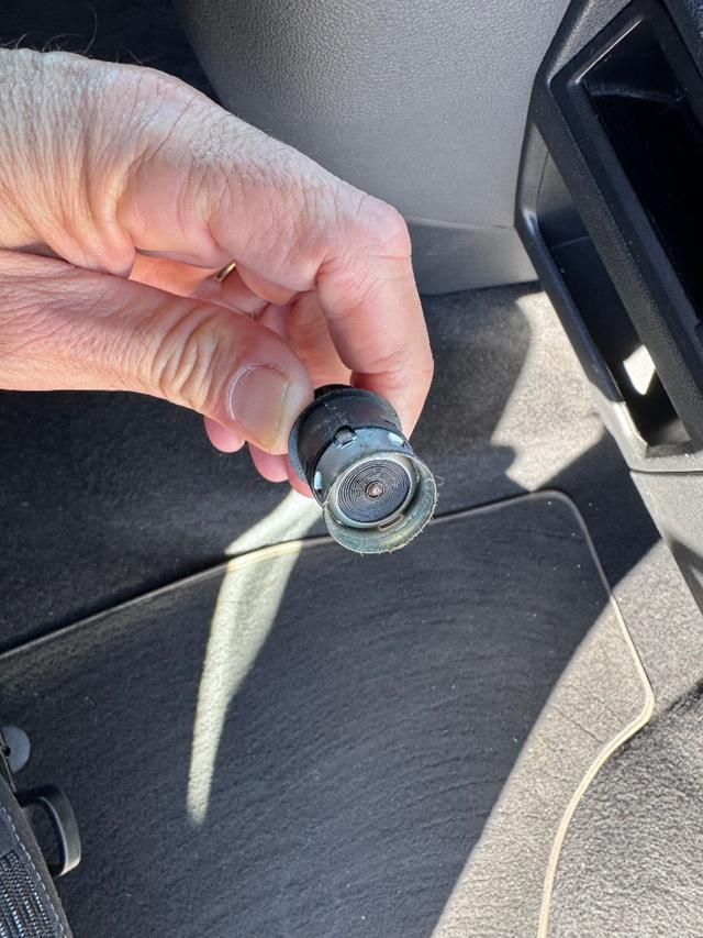 VOLKSWAGEN T6 usata, con Sedile posteriore sdoppiato