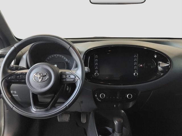 TOYOTA Aygo X usata 10