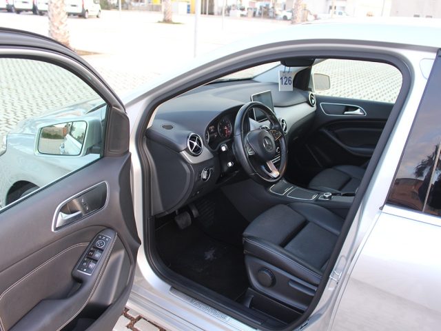 MERCEDES-BENZ B 180 usata, con Cerchi in lega