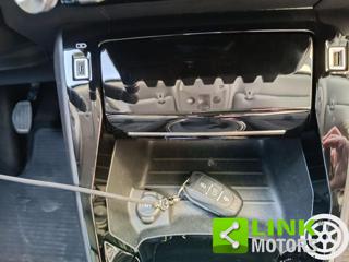 PEUGEOT 2008 usata, con Volante multifunzione