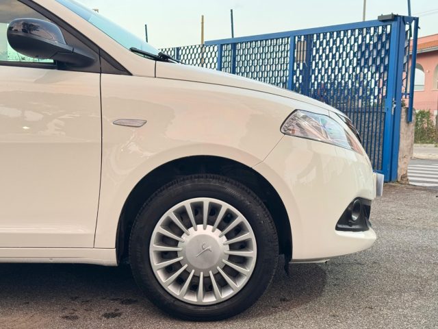 LANCIA Ypsilon usata, con ESP