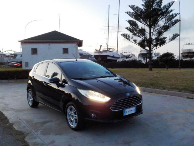 FORD Fiesta usata, con ABS