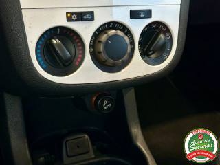 OPEL Corsa usata, con Climatizzatore