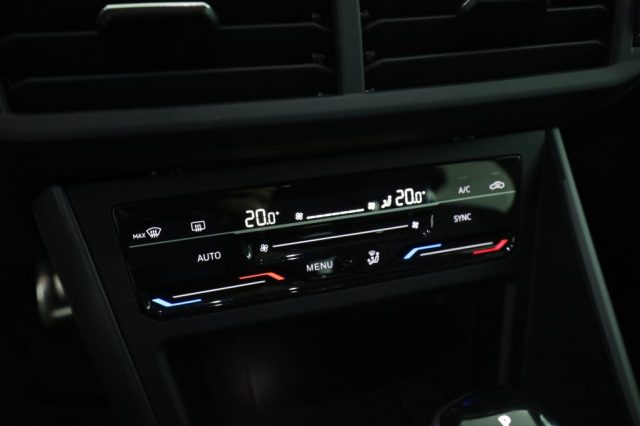 VOLKSWAGEN Taigo usata 12