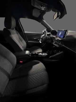 PEUGEOT 2008 usata, con Airbag laterali