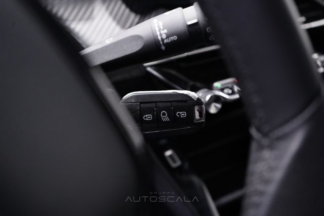 PEUGEOT 2008 usata, con Touch screen
