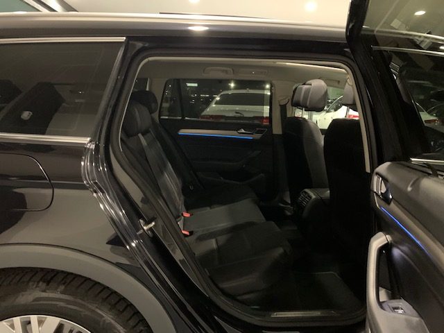 VOLKSWAGEN Passat usata, con Sistema di navigazione