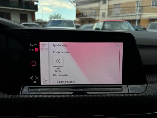 VOLKSWAGEN Golf usata, con Touch screen