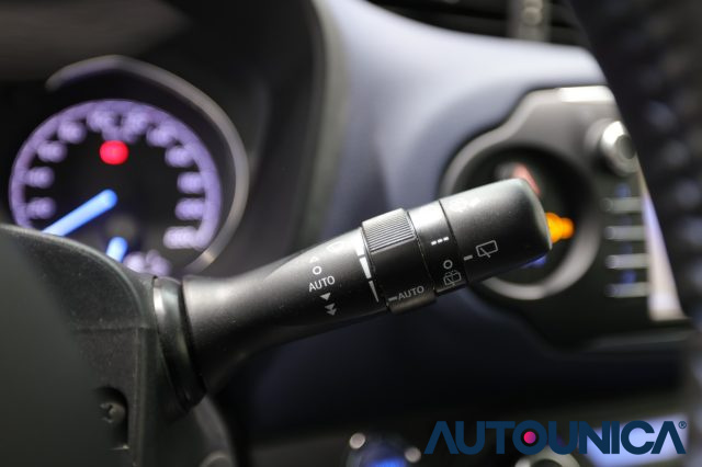 TOYOTA Yaris usata, con Sensore di luce
