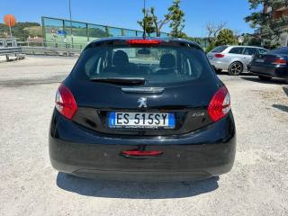 PEUGEOT 208 usata, con Alzacristalli elettrici