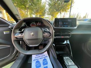 PEUGEOT 2008 usata, con Controllo automatico clima
