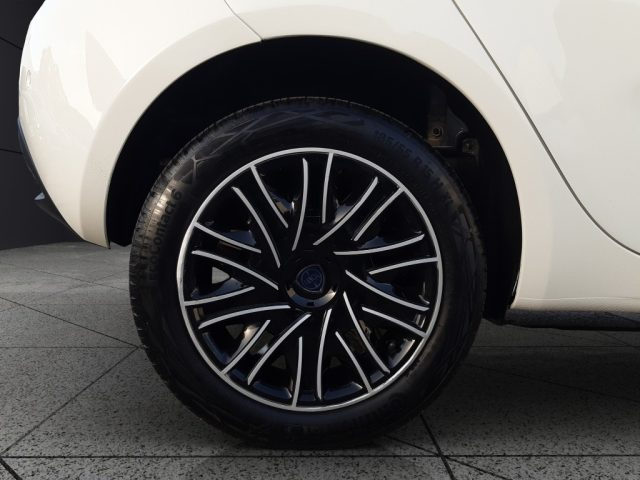 LANCIA Ypsilon usata, con MP3