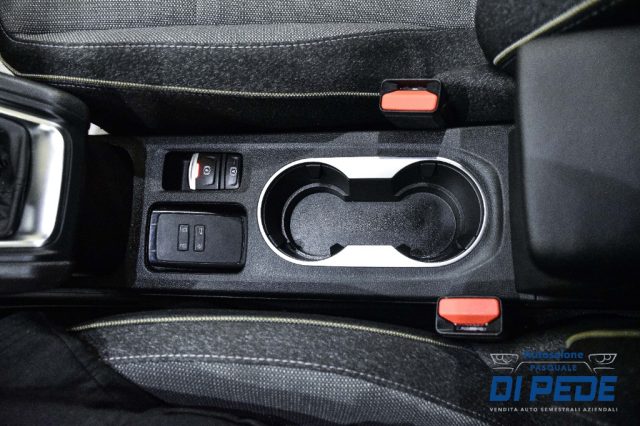RENAULT Captur usata, con Autoradio digitale