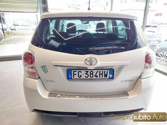 TOYOTA Verso usata, con Chiusura centralizzata
