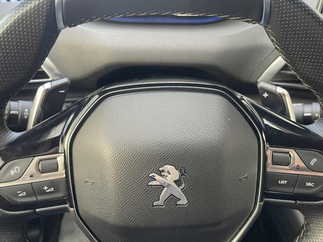 PEUGEOT 5008 usata, con Fari LED
