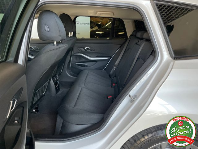 BMW 320 usata, con USB