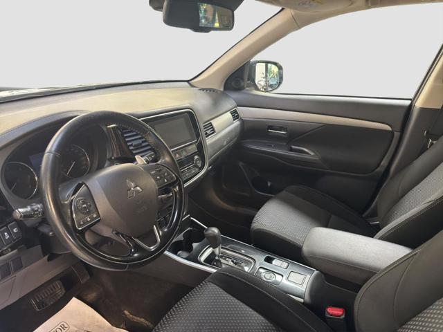 MITSUBISHI Outlander usata, con Climatizzatore