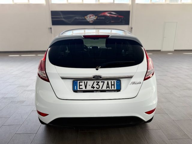 FORD Fiesta usata, con Autoradio