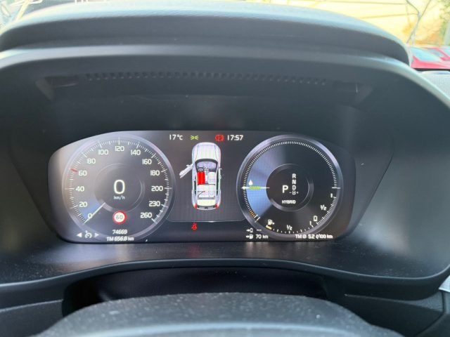 VOLVO XC40 usata, con Controllo automatico clima