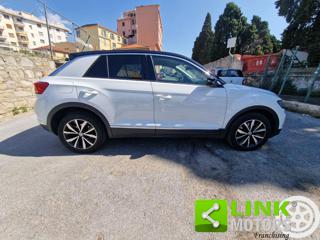 VOLKSWAGEN T-Roc usata, con Schermo multifunzione interamente digitale