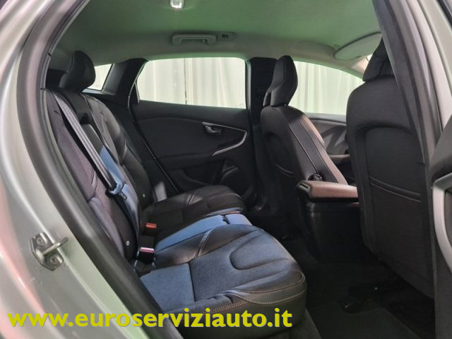 VOLVO V40 Cross Country usata 39