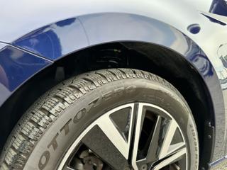 VOLKSWAGEN Touran usata, con Autoradio