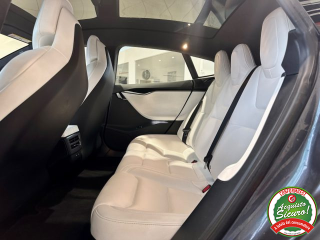TESLA Model S usata, con Touch screen