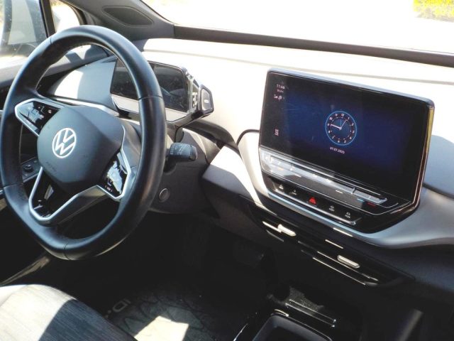 VOLKSWAGEN ID.4 usata, con Sensori di parcheggio anteriori