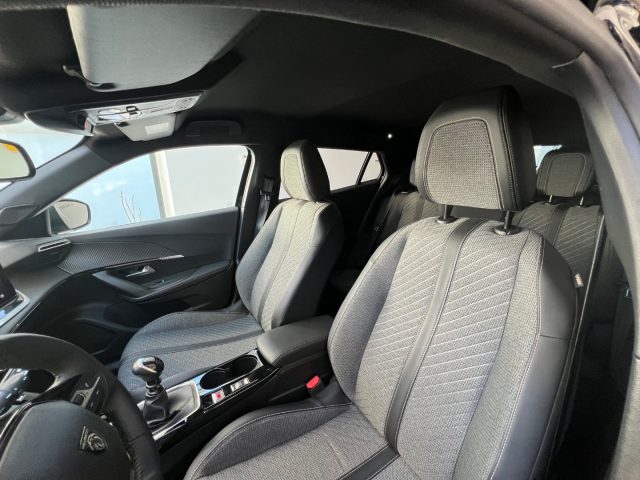 PEUGEOT 2008 usata, con Touch screen