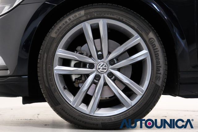 VOLKSWAGEN Passat Variant usata, con ESP