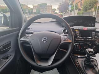 LANCIA Ypsilon usata, con USB