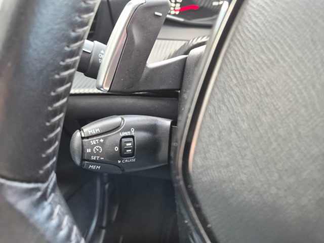 PEUGEOT 2008 usata, con Luci diurne LED