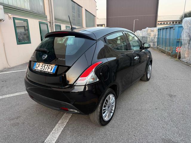 LANCIA Ypsilon usata, con Autoradio