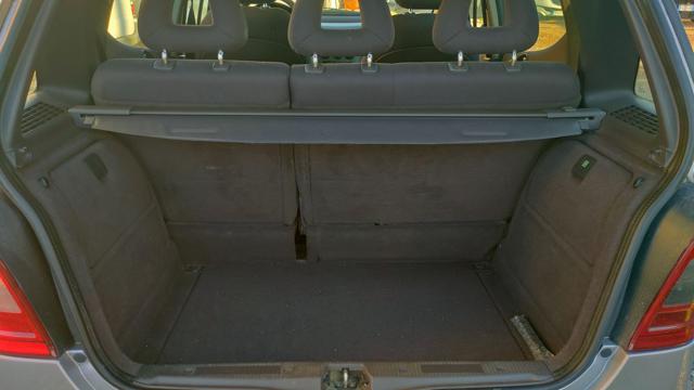 MERCEDES-BENZ A 160 usata, con Sedile posteriore sdoppiato