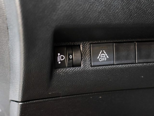PEUGEOT 208 usata, con Monitoraggio pressione pneumatici