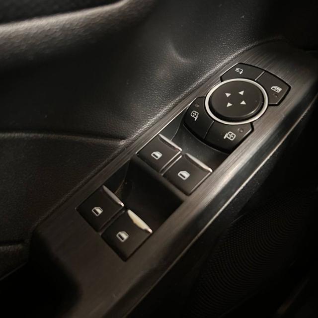 FORD Kuga usata, con Fari LED