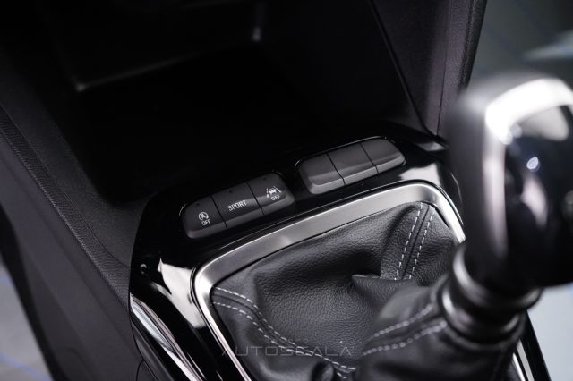 OPEL Corsa usata, con Bluetooth