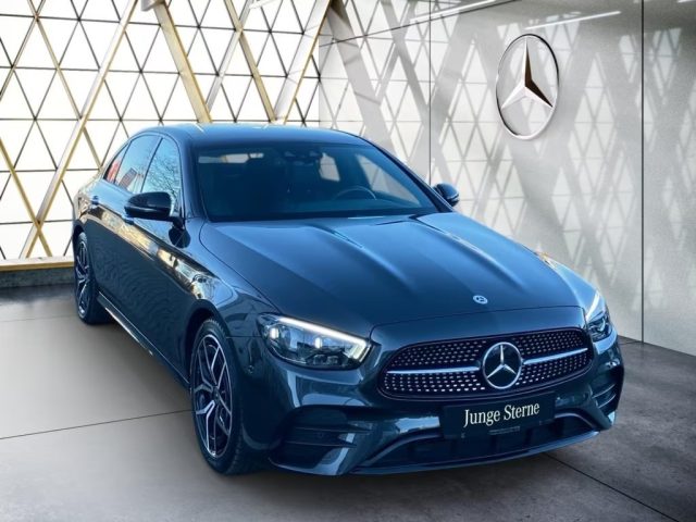 MERCEDES-BENZ E 220 usata, con Alzacristalli elettrici