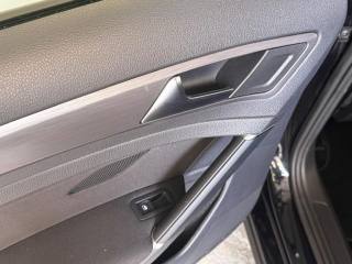 VOLKSWAGEN Golf usata, con ESP