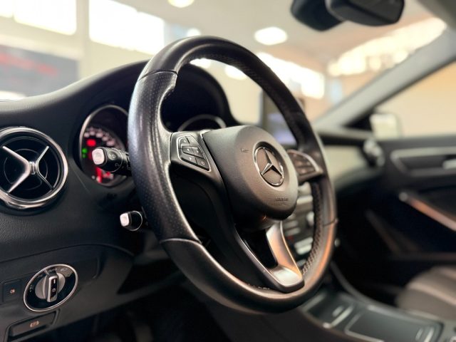 MERCEDES-BENZ GLA 200 usata, con Vetri oscurati