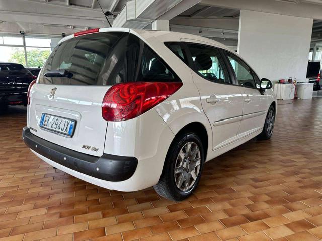 PEUGEOT 207 usata, con Autoradio